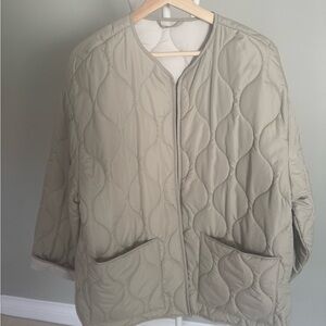 Zara Women's Quilted Puffer Jacket in Light Khaki